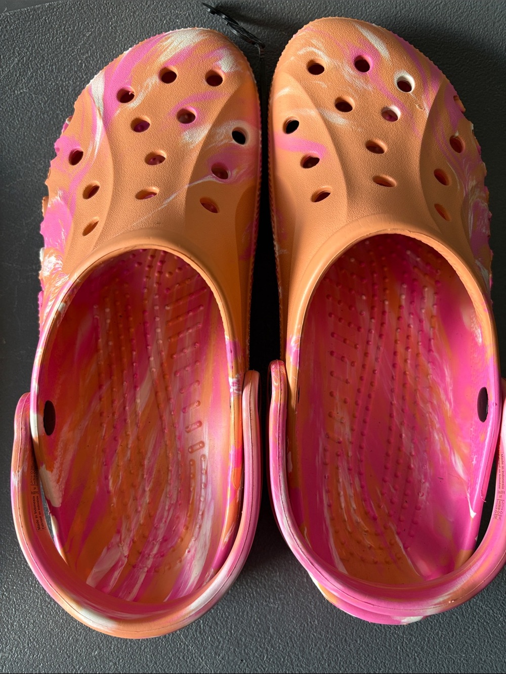 CROCS men’s size 11 Orange & Pink Marbled Clog